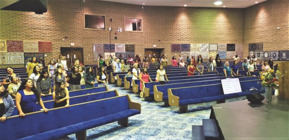 Mujeres de todo Arizona asistieron al evento de un día organizado en la capilla de la Thunderbird Adventist Academy.
